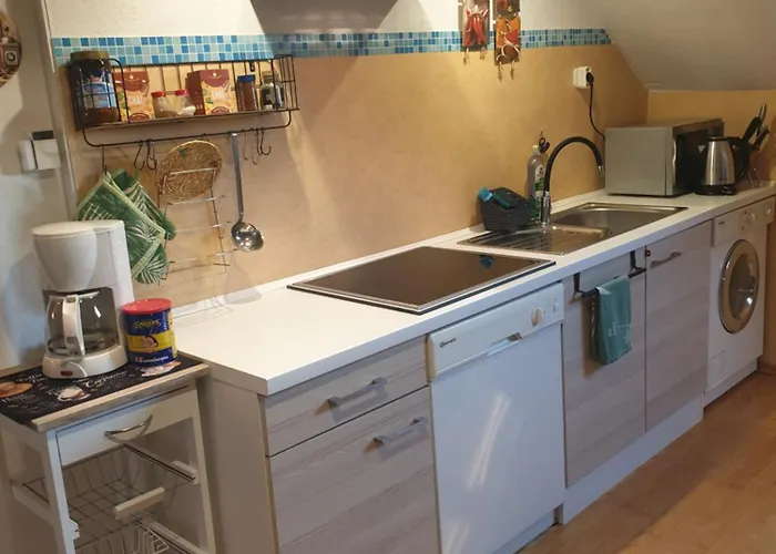 -alirina- Ferienwohnung, 2 Schlafzimmer, Parkplatz * Oberkotzau