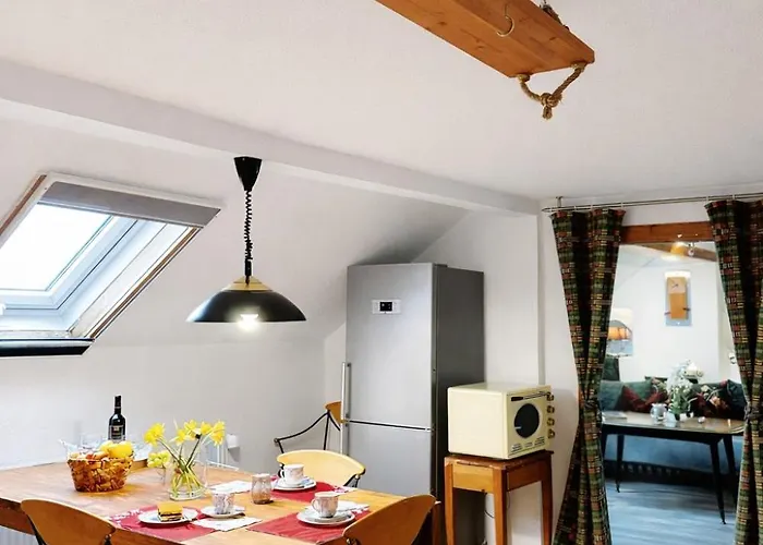 Apartmán -alirina- Ferienwohnung, 2 Schlafzimmer, Parkplatz Oberkotzau