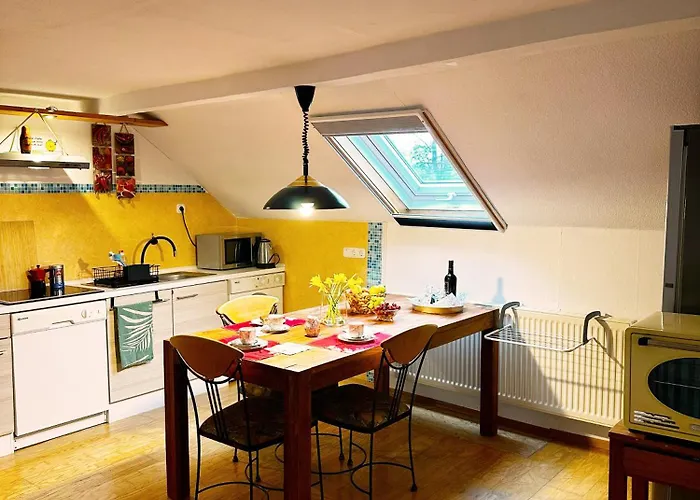 -alirina- Ferienwohnung, 2 Schlafzimmer, Parkplatz Oberkotzau