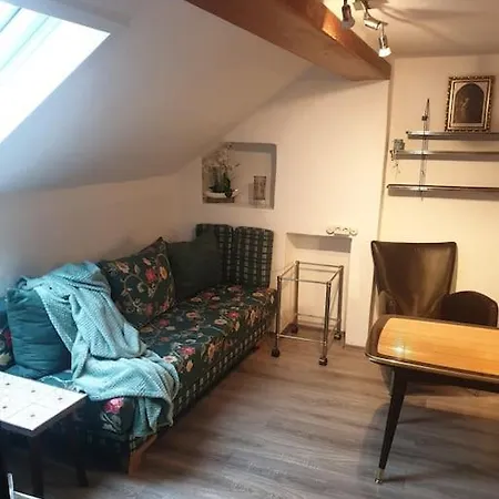 -alirina- Ferienwohnung, 2 Schlafzimmern,parkplatz Apartment Oberkotzau