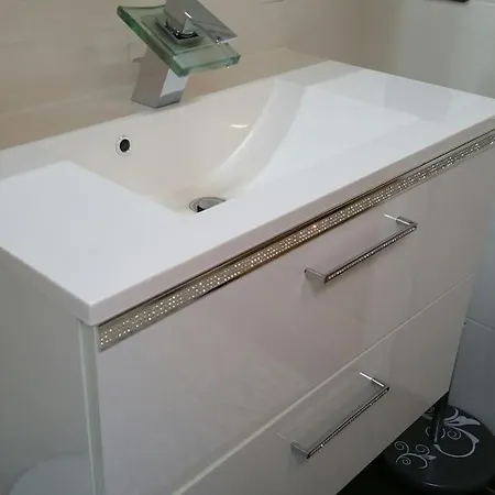 -alirina- Ferienwohnung, 2 Schlafzimmern,parkplatz Apartment